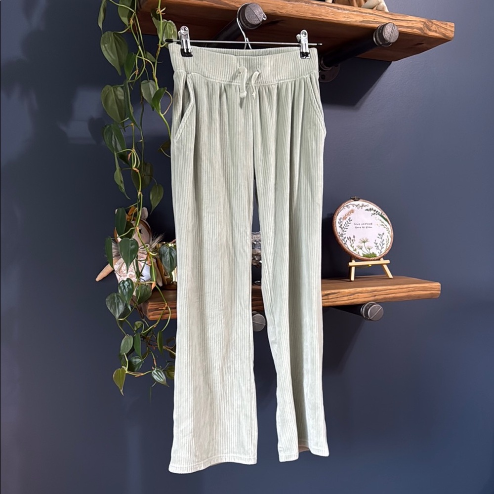 Abercrombie Kids Girls Light Sage Green Ribbed Lounge Flair Pants